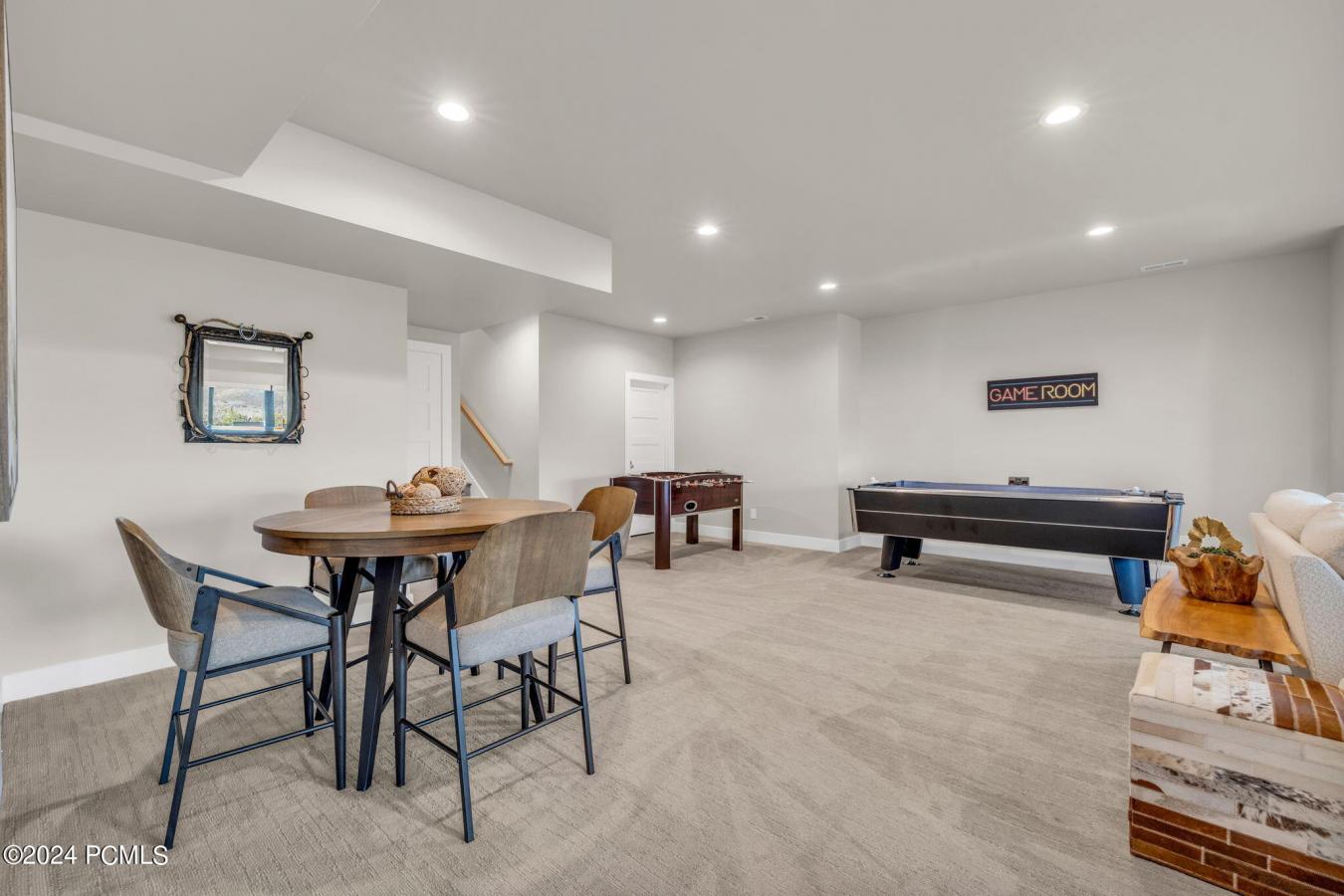 Heber City, Utah, 84032, United States, 5 Bedrooms Bedrooms, ,3 BathroomsBathrooms,Residential,For Sale,1889263