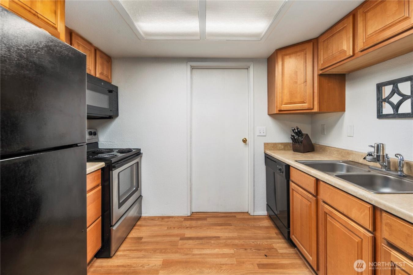 Puyallup, Pierce, 98371, United States, 4 Bedrooms Bedrooms, ,2 BathroomsBathrooms,Residential,For Sale,1889257