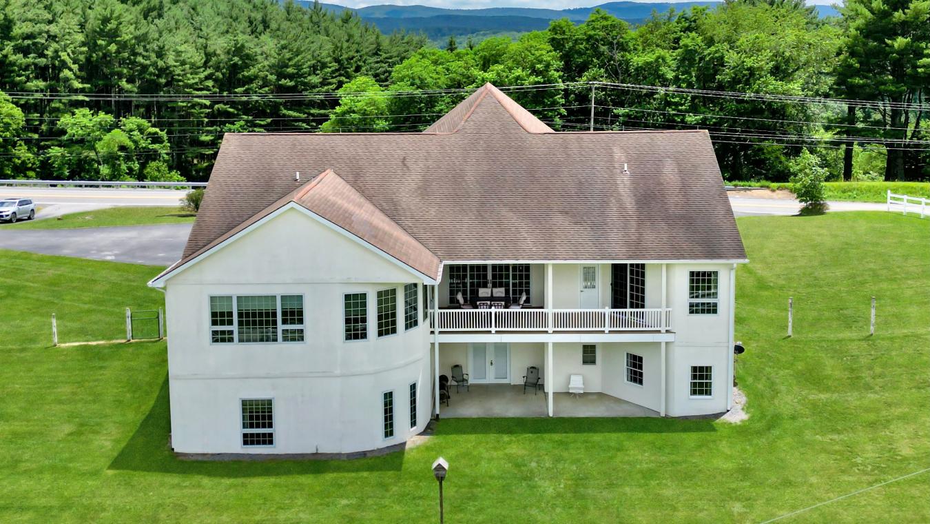 Maxwelton, West Virginia, 24957, United States, 6 Bedrooms Bedrooms, ,4 BathroomsBathrooms,Residential,For Sale,1889253