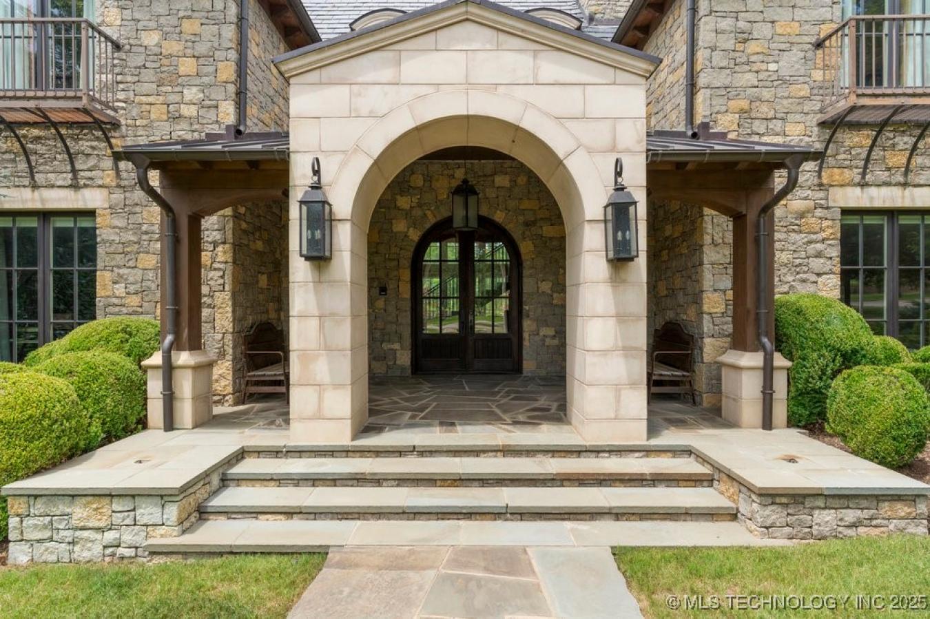 Owasso, Oklahoma, 74055, United States, 4 Bedrooms Bedrooms, ,5 BathroomsBathrooms,Residential,For Sale,1889252