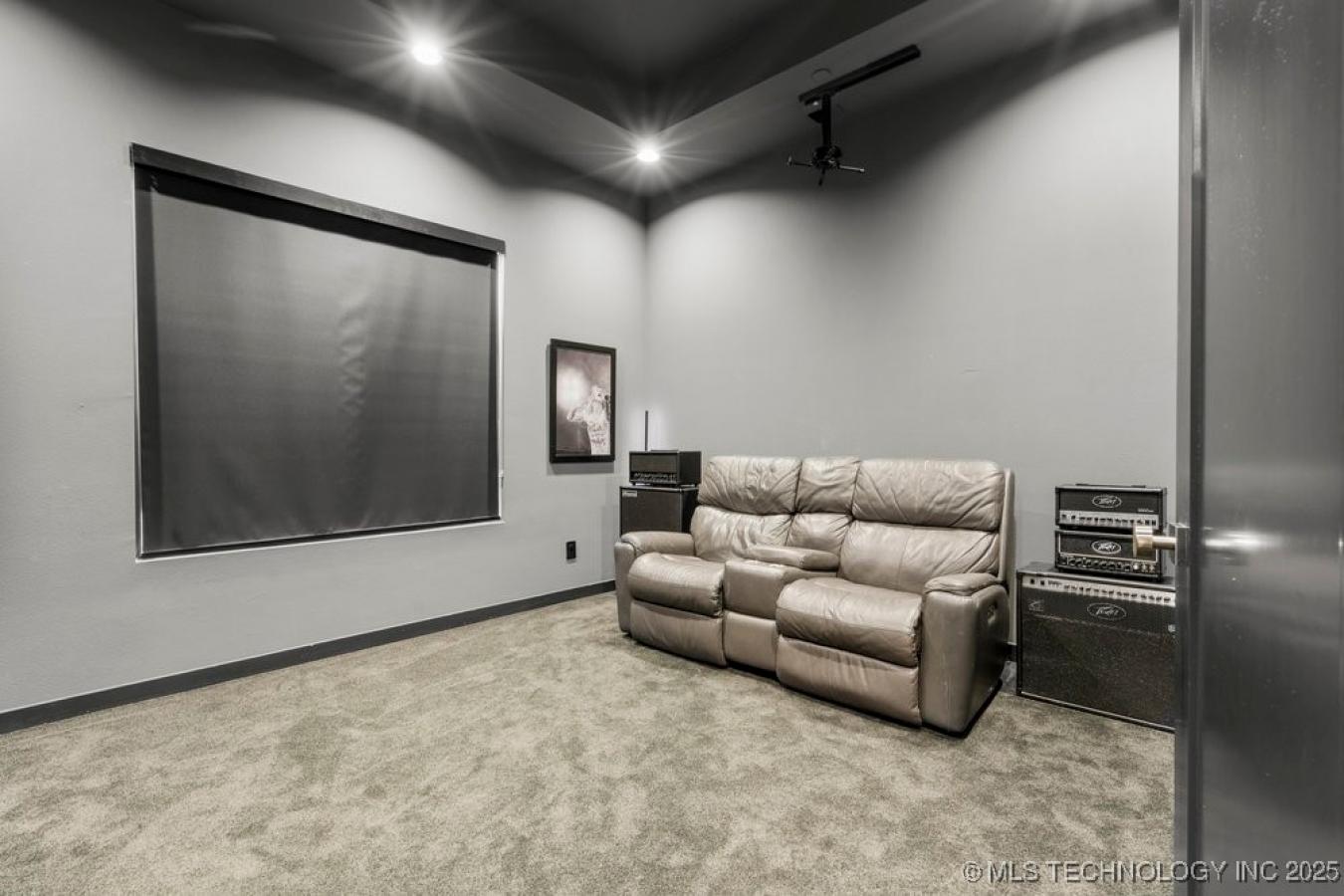 Broken Arrow, Oklahoma, 74011, United States, 4 Bedrooms Bedrooms, ,4 BathroomsBathrooms,Residential,For Sale,1889251