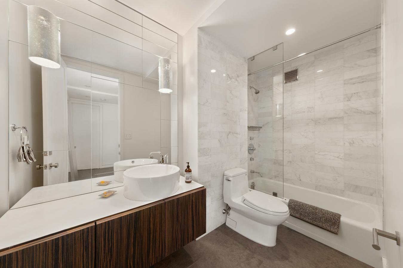 Flatiron, New York, 10010, United States, 3 Bedrooms Bedrooms, ,2 BathroomsBathrooms,Residential,For Sale,1962220