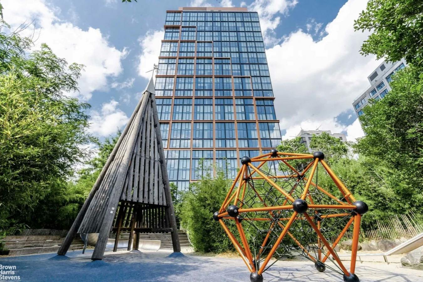 Brooklyn Heights, New York, 11201, United States, 3 Bedrooms Bedrooms, ,2 BathroomsBathrooms,Residential,For Sale,1952732