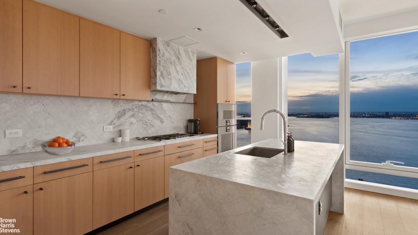 Brooklyn Heights, New York, 11201, United States, 3 Bedrooms Bedrooms, ,2 BathroomsBathrooms,Residential,For Sale,1952732
