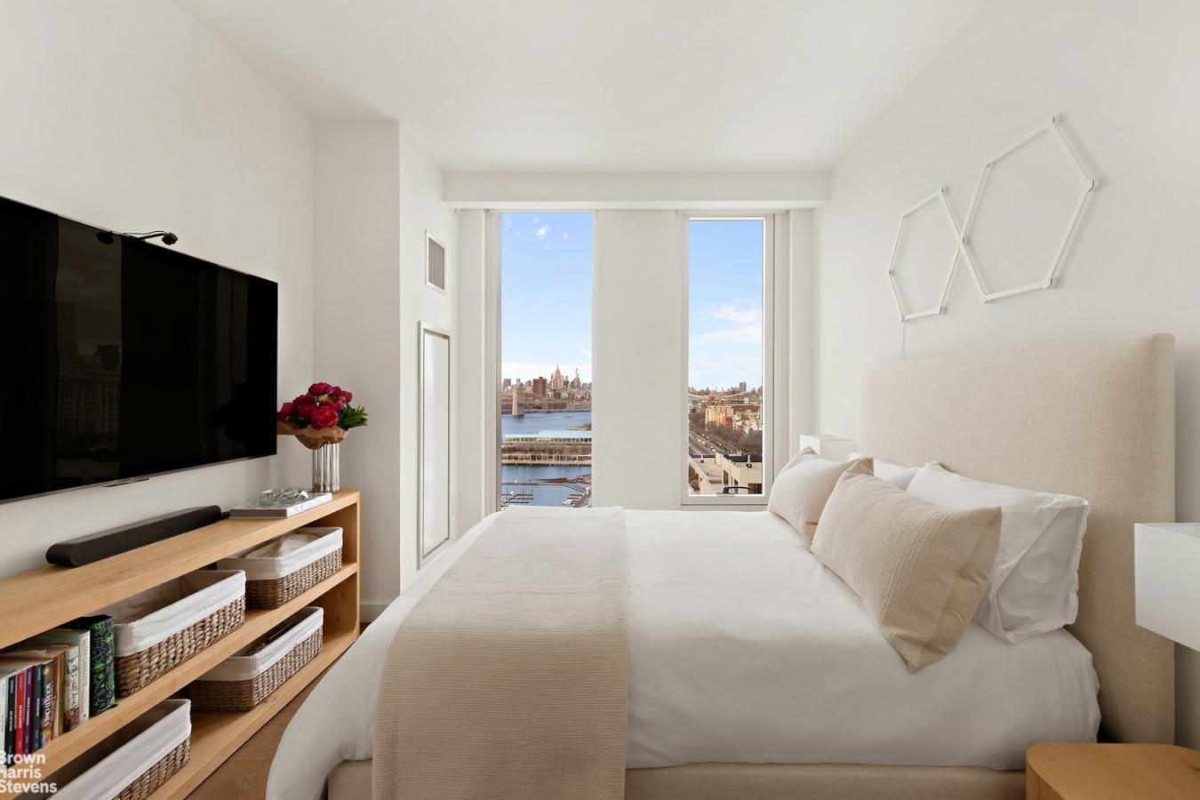 Brooklyn Heights, New York, 11201, United States, 3 Bedrooms Bedrooms, ,2 BathroomsBathrooms,Residential,For Sale,1952732