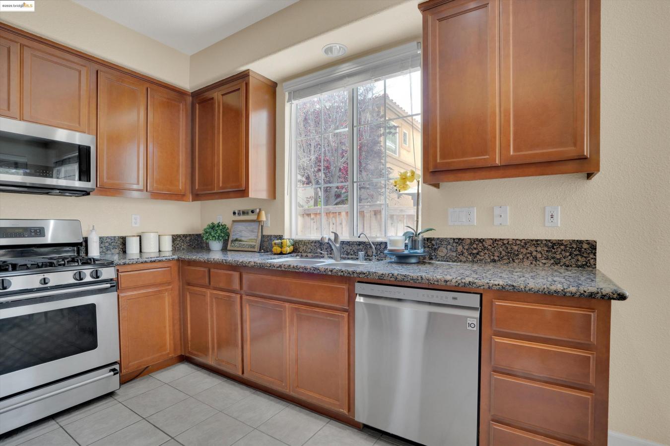 Livermore, California, 94551, United States, 3 Bedrooms Bedrooms, ,2 BathroomsBathrooms,Residential,For Sale,1889241