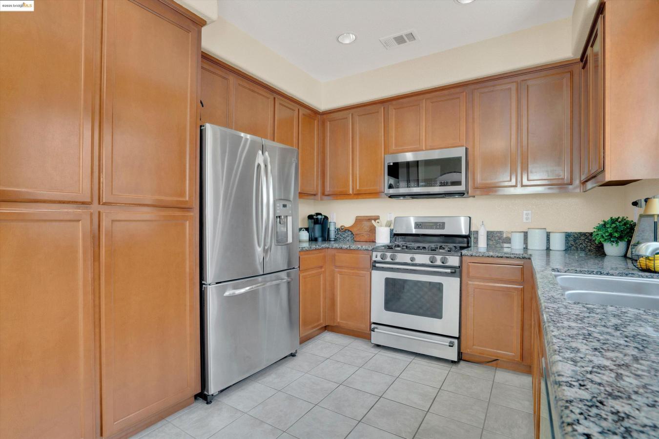 Livermore, California, 94551, United States, 3 Bedrooms Bedrooms, ,2 BathroomsBathrooms,Residential,For Sale,1889241