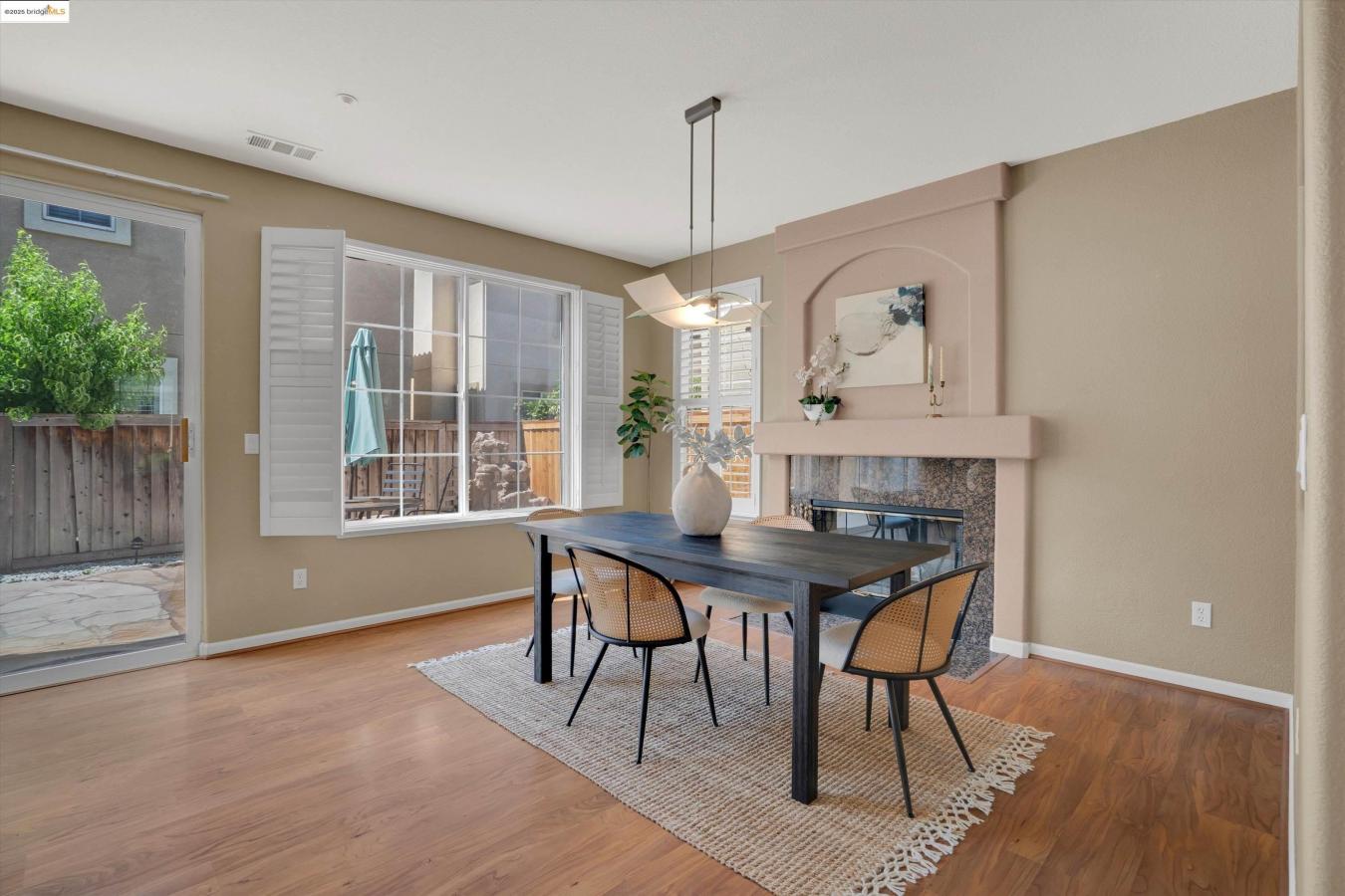 Livermore, California, 94551, United States, 3 Bedrooms Bedrooms, ,2 BathroomsBathrooms,Residential,For Sale,1889241