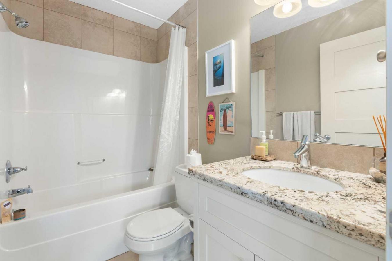 Calgary, AB, T3C0A7, Canada, 3 Bedrooms Bedrooms, ,2 BathroomsBathrooms,Residential,For Sale,1889248