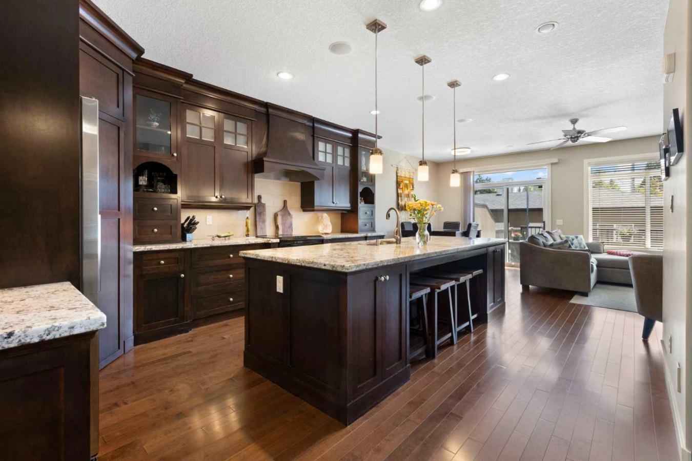 Calgary, AB, T3C0A7, Canada, 3 Bedrooms Bedrooms, ,2 BathroomsBathrooms,Residential,For Sale,1889248