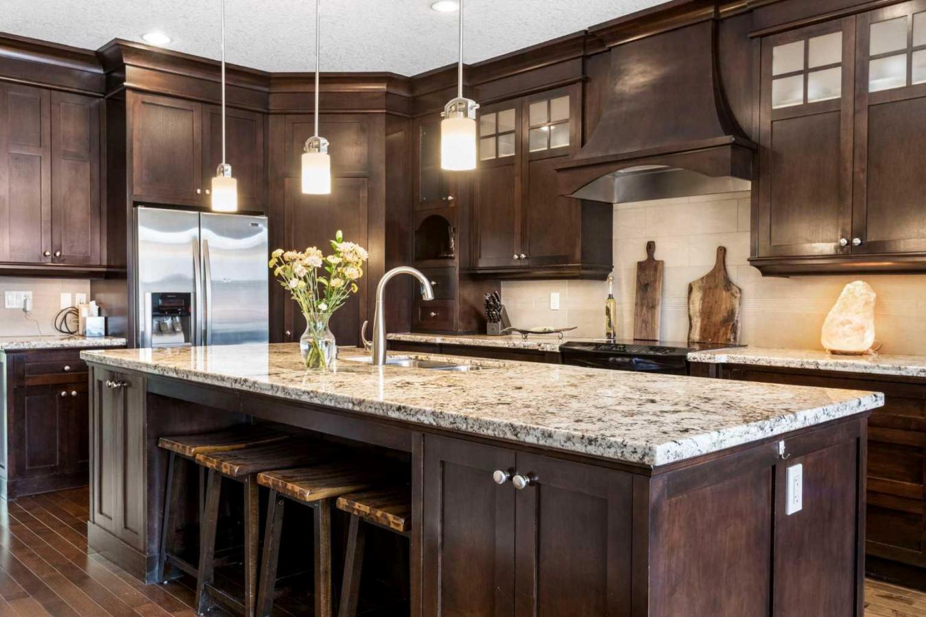 Calgary, AB, T3C0A7, Canada, 3 Bedrooms Bedrooms, ,2 BathroomsBathrooms,Residential,For Sale,1889248