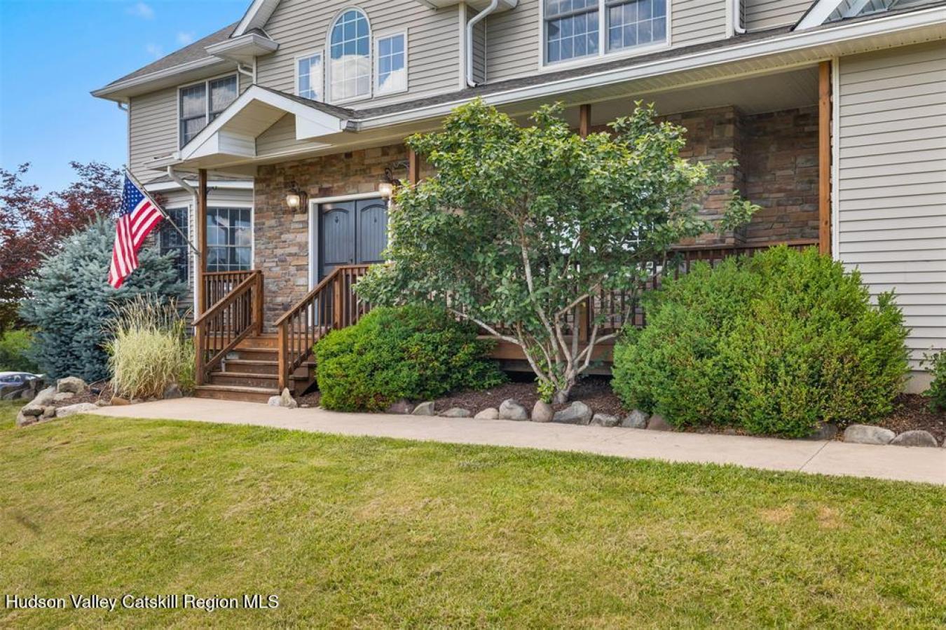 Goshen, New York, 10924, United States, 5 Bedrooms Bedrooms, ,3 BathroomsBathrooms,Residential,For Sale,1889237