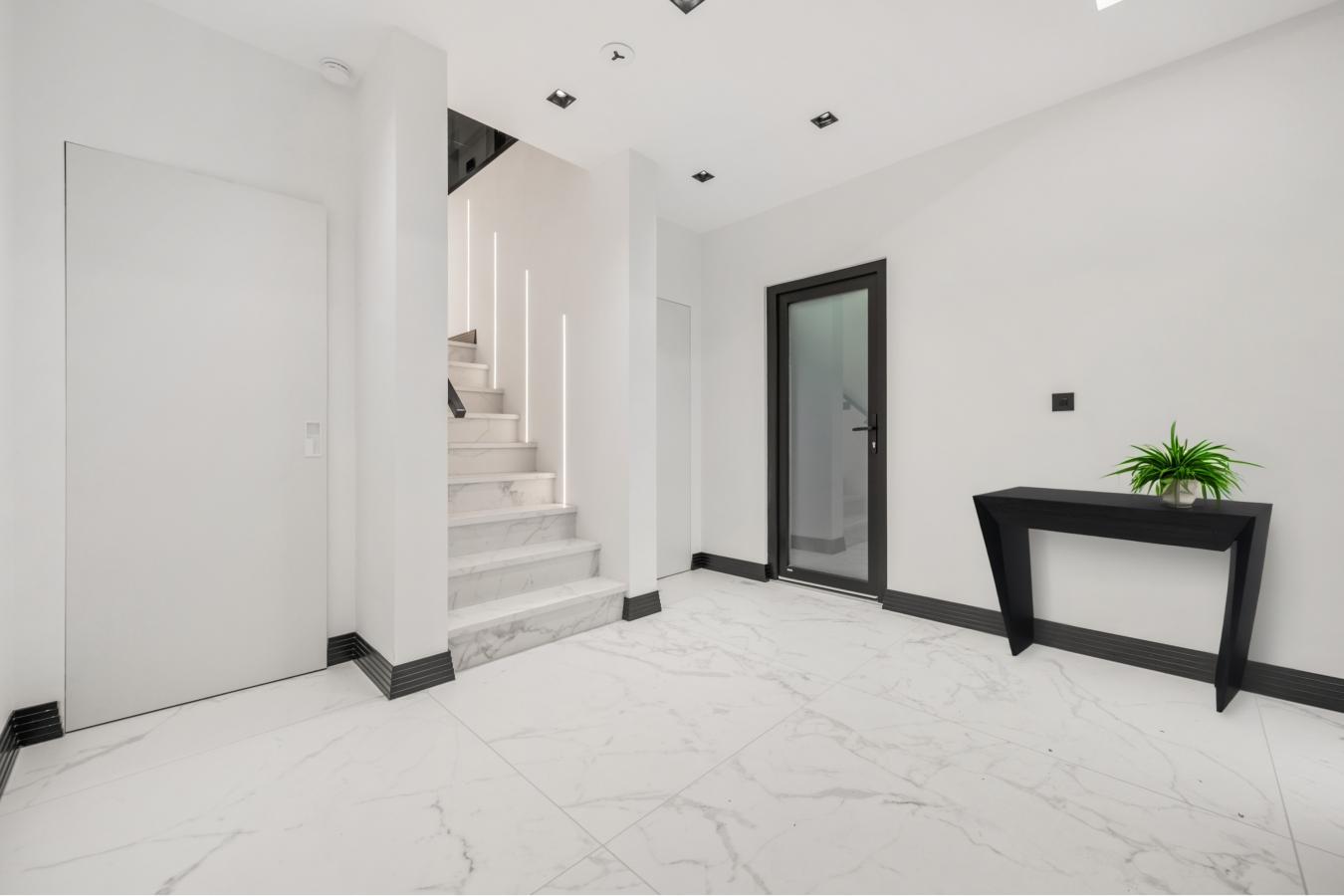 Ormskirk, West Lancashire, L39 5HD, United Kingdom, 4 Bedrooms Bedrooms, ,5 BathroomsBathrooms,Residential,For Sale,1889235