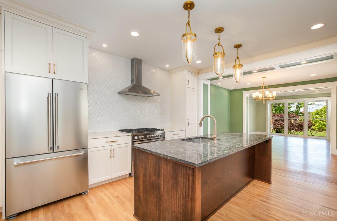 Cincinnati, Ohio, 45202, United States, 3 Bedrooms Bedrooms, ,3 BathroomsBathrooms,Residential,For Sale,1889239