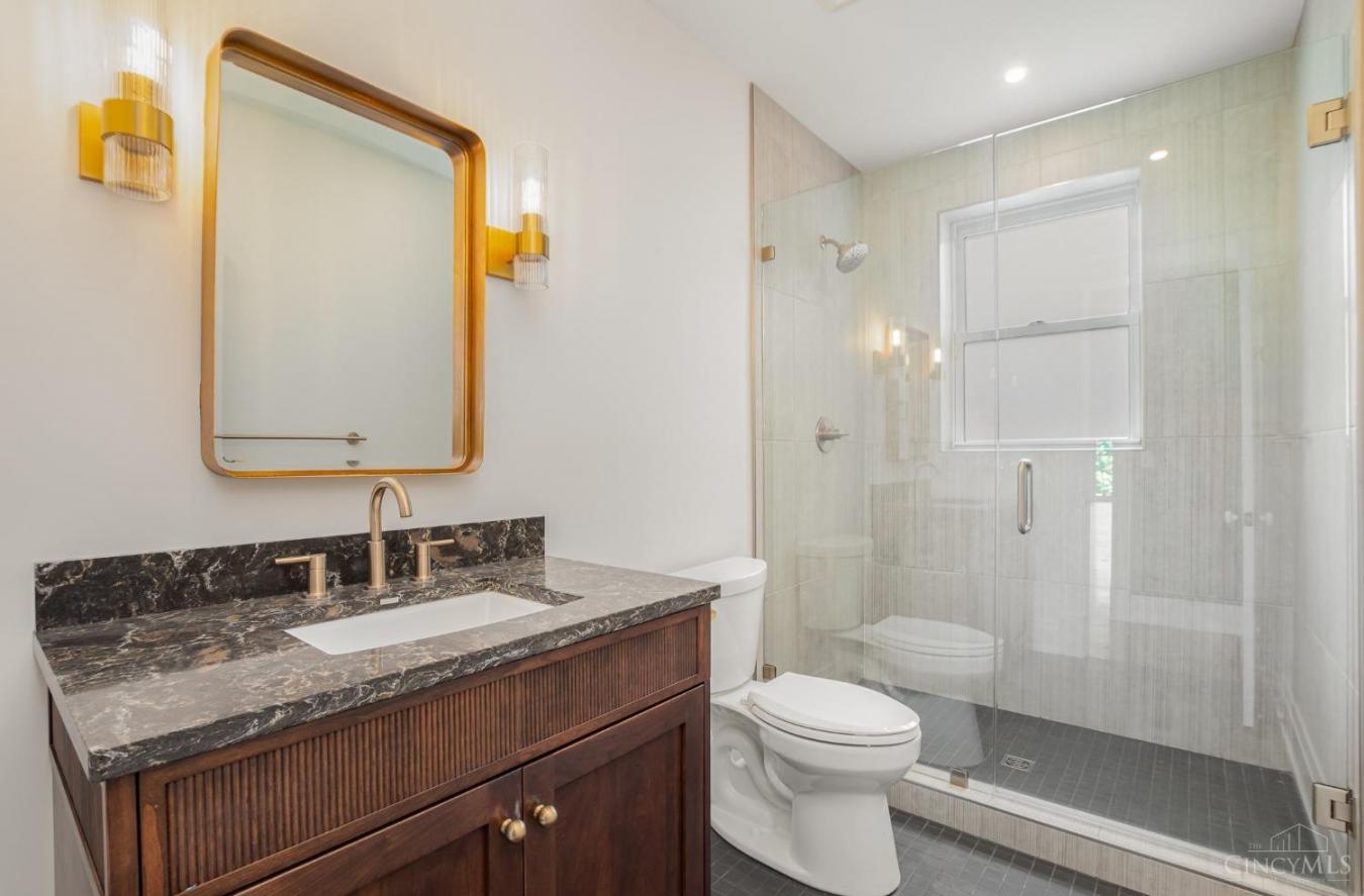 Cincinnati, Ohio, 45202, United States, 3 Bedrooms Bedrooms, ,3 BathroomsBathrooms,Residential,For Sale,1889239