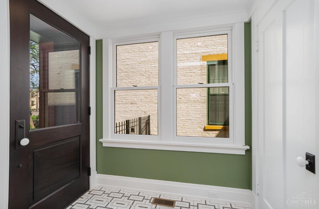 Cincinnati, Ohio, 45202, United States, 3 Bedrooms Bedrooms, ,3 BathroomsBathrooms,Residential,For Sale,1889239