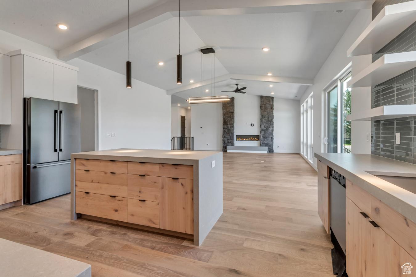 Orem, Utah, 84097, United States, 4 Bedrooms Bedrooms, ,3 BathroomsBathrooms,Residential,For Sale,1889232