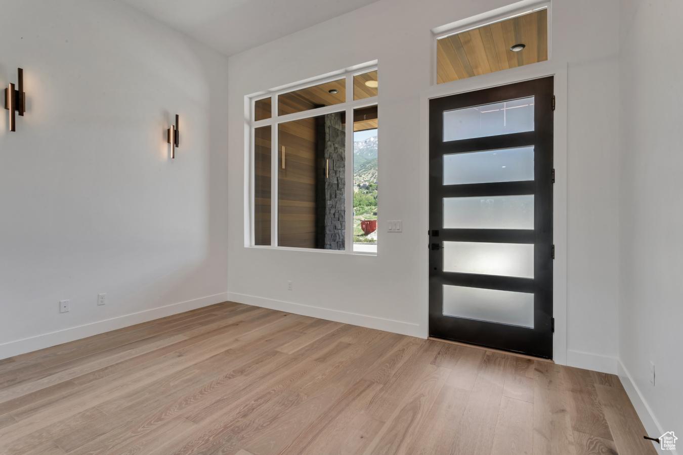 Orem, Utah, 84097, United States, 4 Bedrooms Bedrooms, ,3 BathroomsBathrooms,Residential,For Sale,1889232