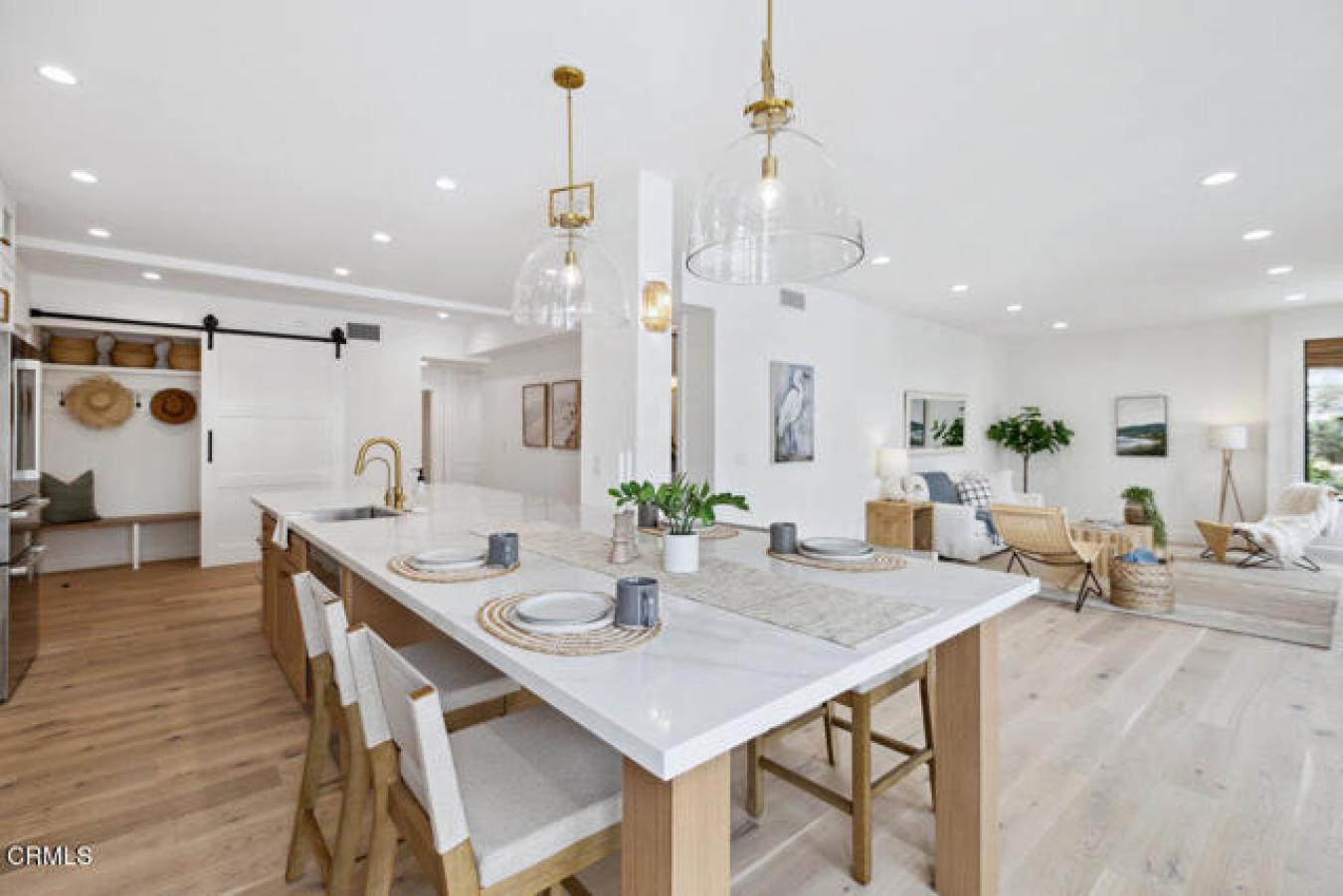 Ventura, California, 93001, United States, 3 Bedrooms Bedrooms, ,3 BathroomsBathrooms,Residential,For Sale,1889226