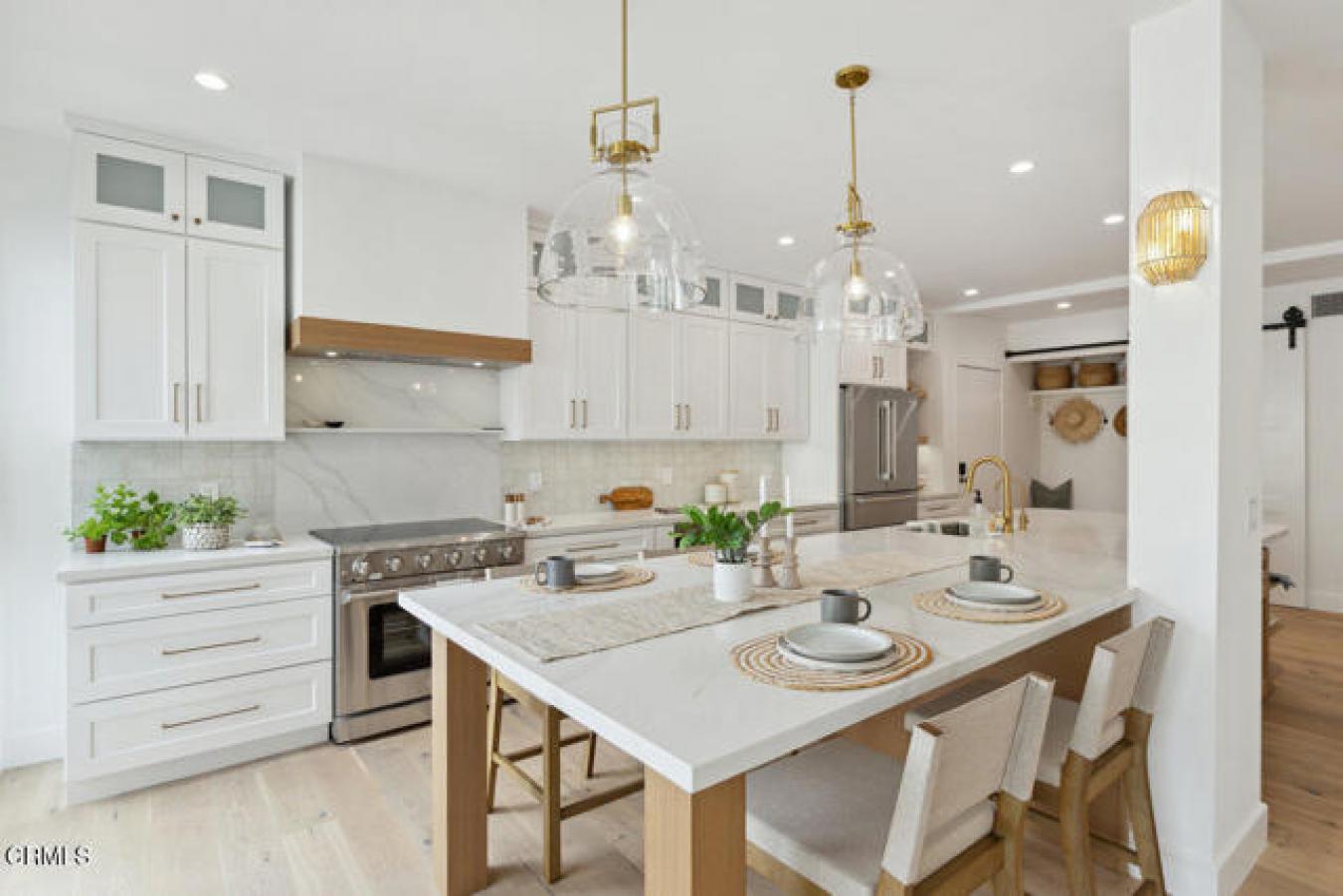 Ventura, California, 93001, United States, 3 Bedrooms Bedrooms, ,3 BathroomsBathrooms,Residential,For Sale,1889226