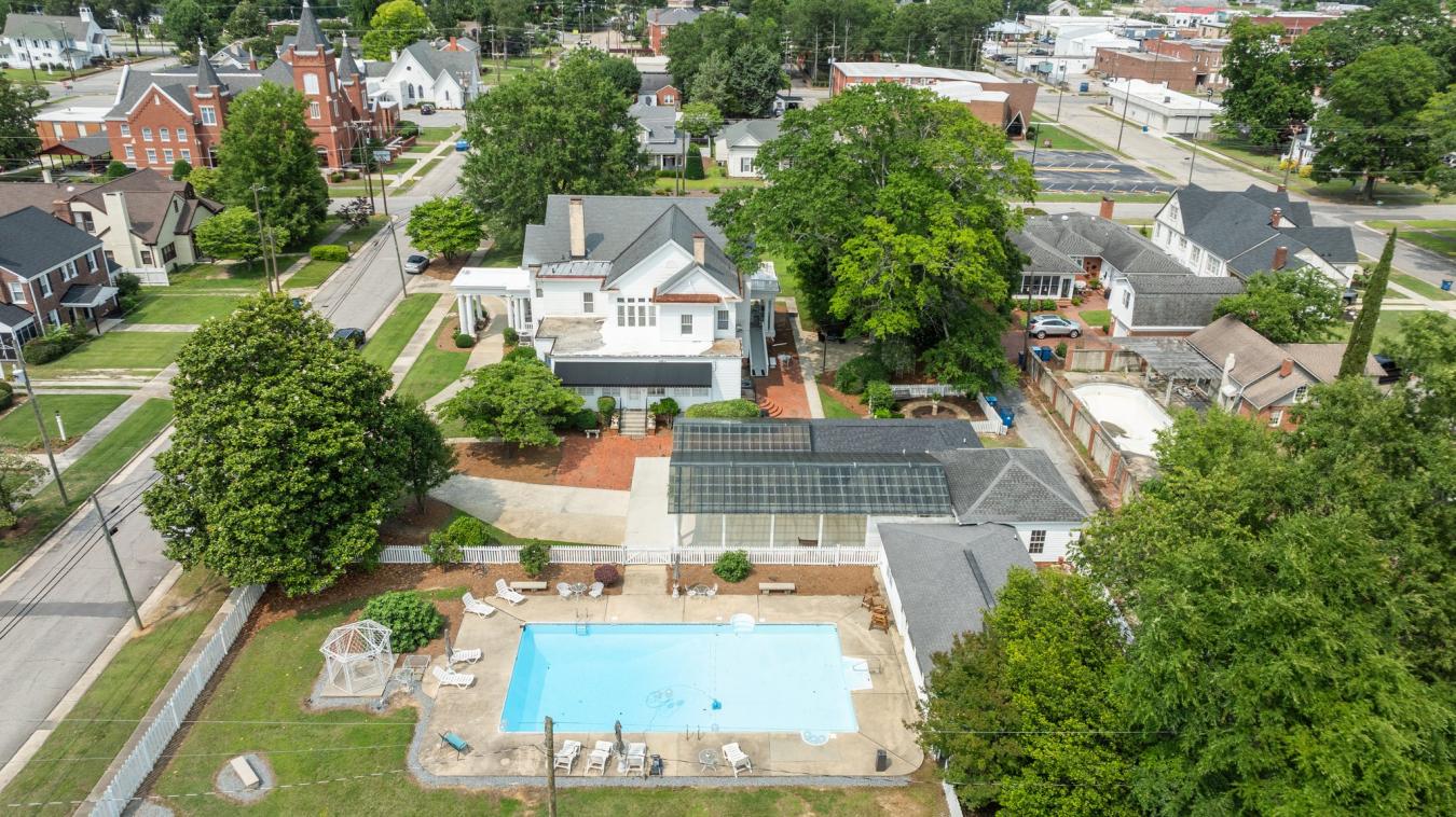 Dunn, North Carolina, 28334, United States, 8 Bedrooms Bedrooms, ,7 BathroomsBathrooms,Residential,For Sale,1959888