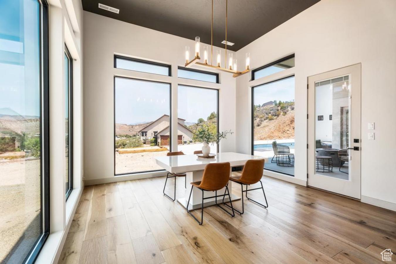 Leeds, Utah, 84746, United States, 4 Bedrooms Bedrooms, ,4 BathroomsBathrooms,Residential,For Sale,1889471