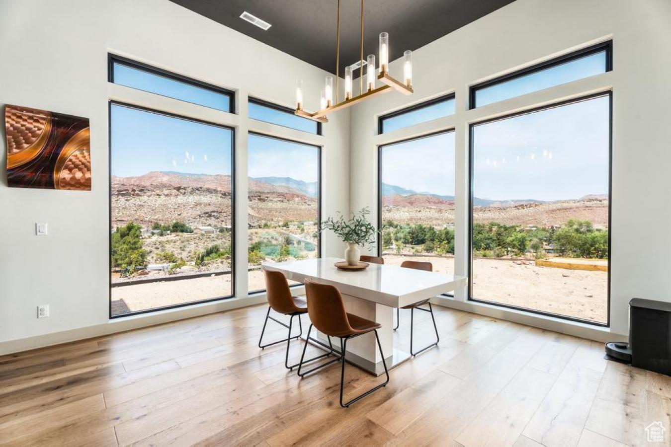 Leeds, Utah, 84746, United States, 4 Bedrooms Bedrooms, ,4 BathroomsBathrooms,Residential,For Sale,1889471