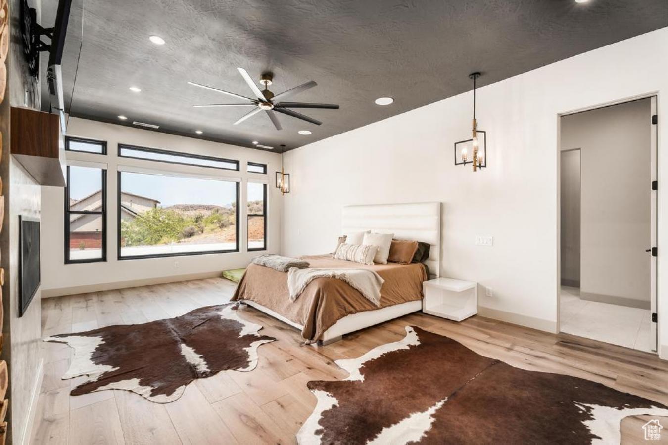 Leeds, Utah, 84746, United States, 4 Bedrooms Bedrooms, ,4 BathroomsBathrooms,Residential,For Sale,1889471