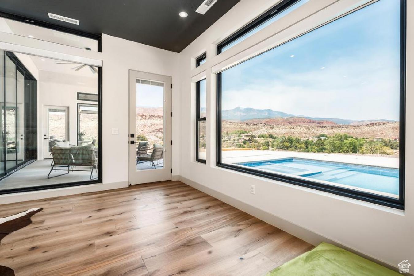 Leeds, Utah, 84746, United States, 4 Bedrooms Bedrooms, ,4 BathroomsBathrooms,Residential,For Sale,1889471