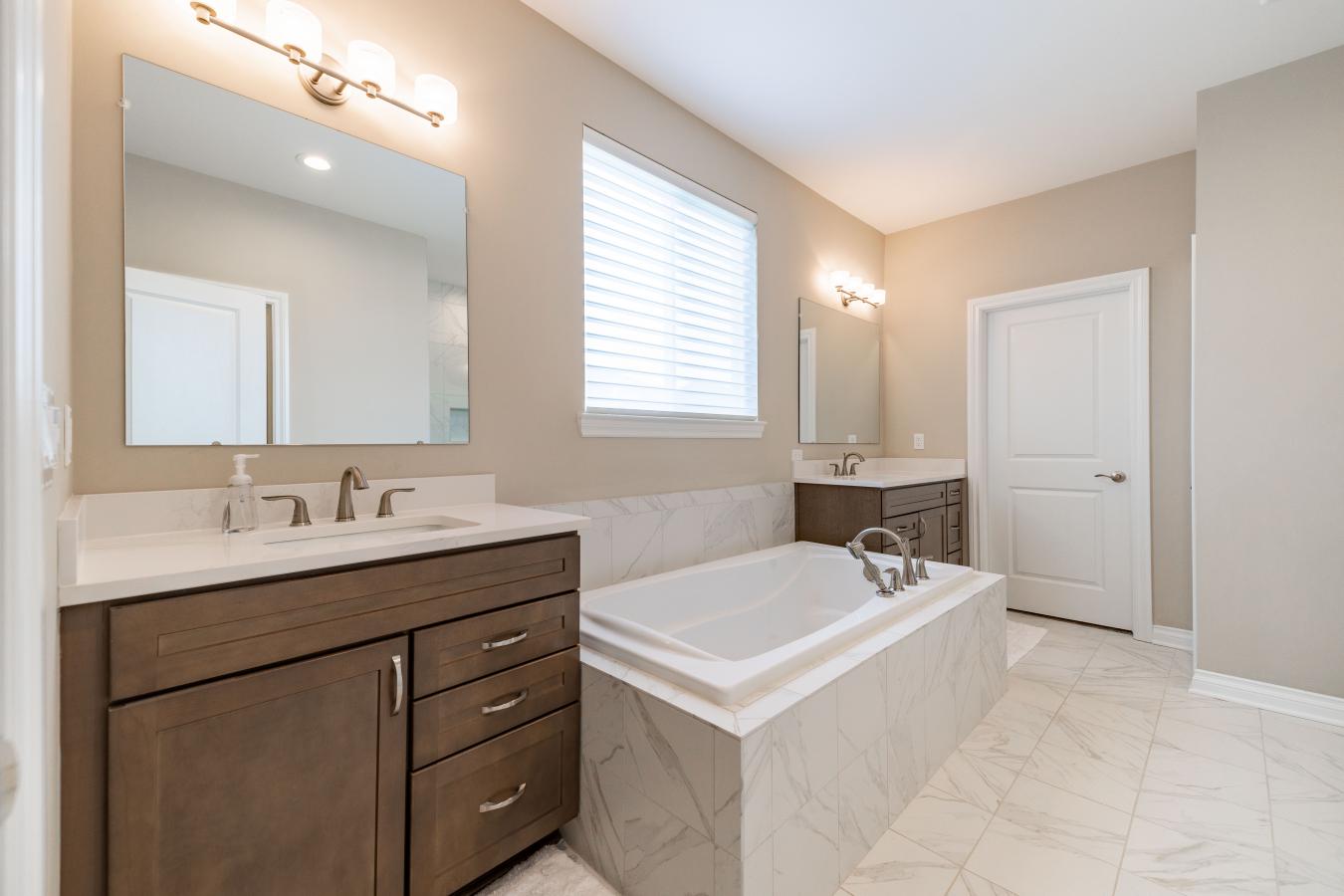 Northville, Oakland, 48167, United States, 4 Bedrooms Bedrooms, ,3 BathroomsBathrooms,Residential,For Sale,1889462