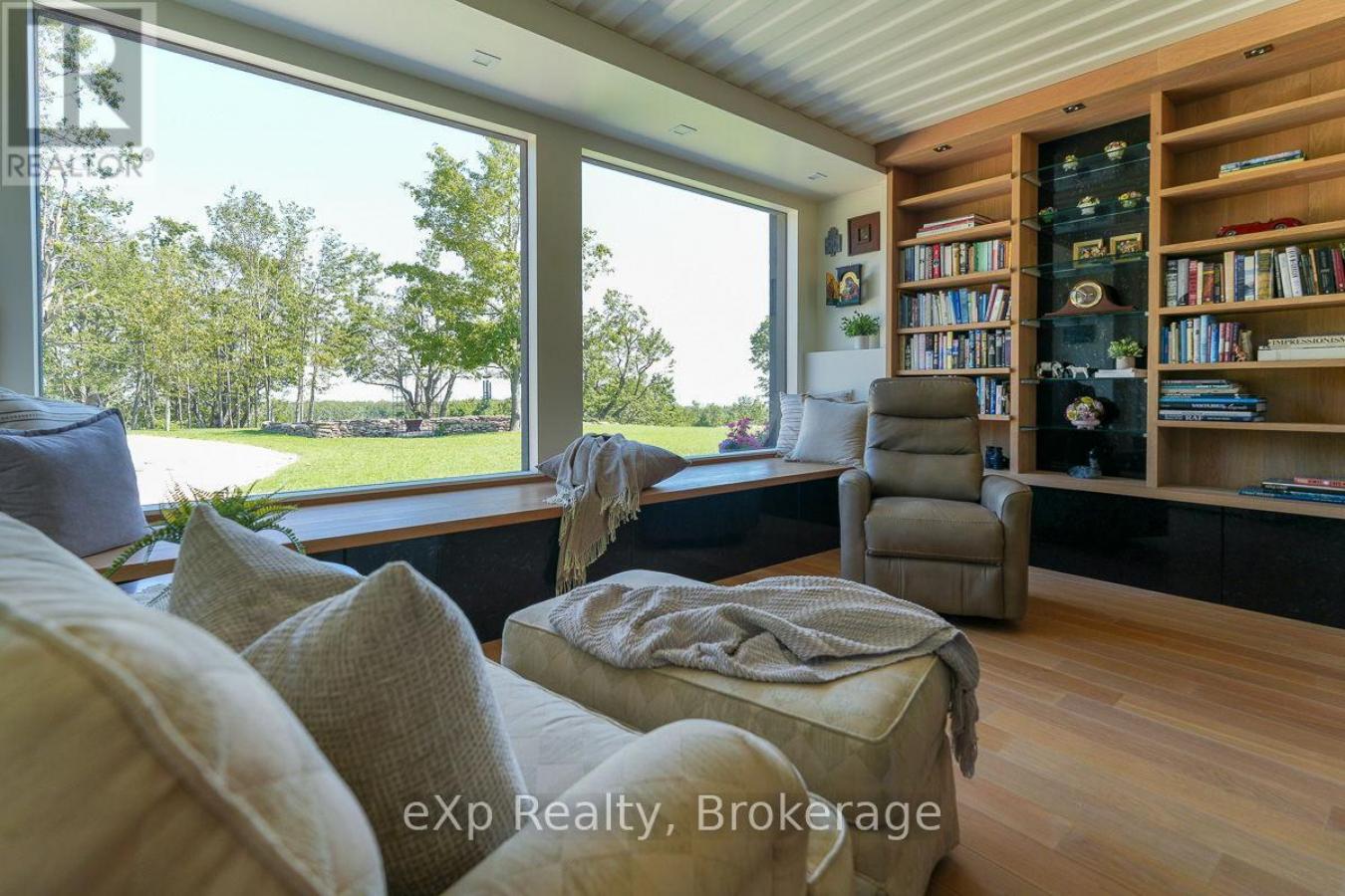 Blue Mountains, Grey, N0H 1J0, Canada, 5 Bedrooms Bedrooms, ,3 BathroomsBathrooms,Residential,For Sale,1892368