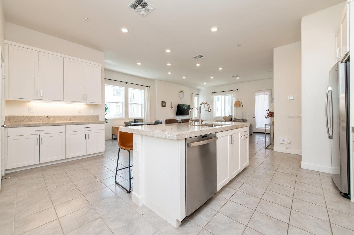 Irvine, Orange, 92618, United States, 4 Bedrooms Bedrooms, ,3 BathroomsBathrooms,Residential,For Sale,1892366