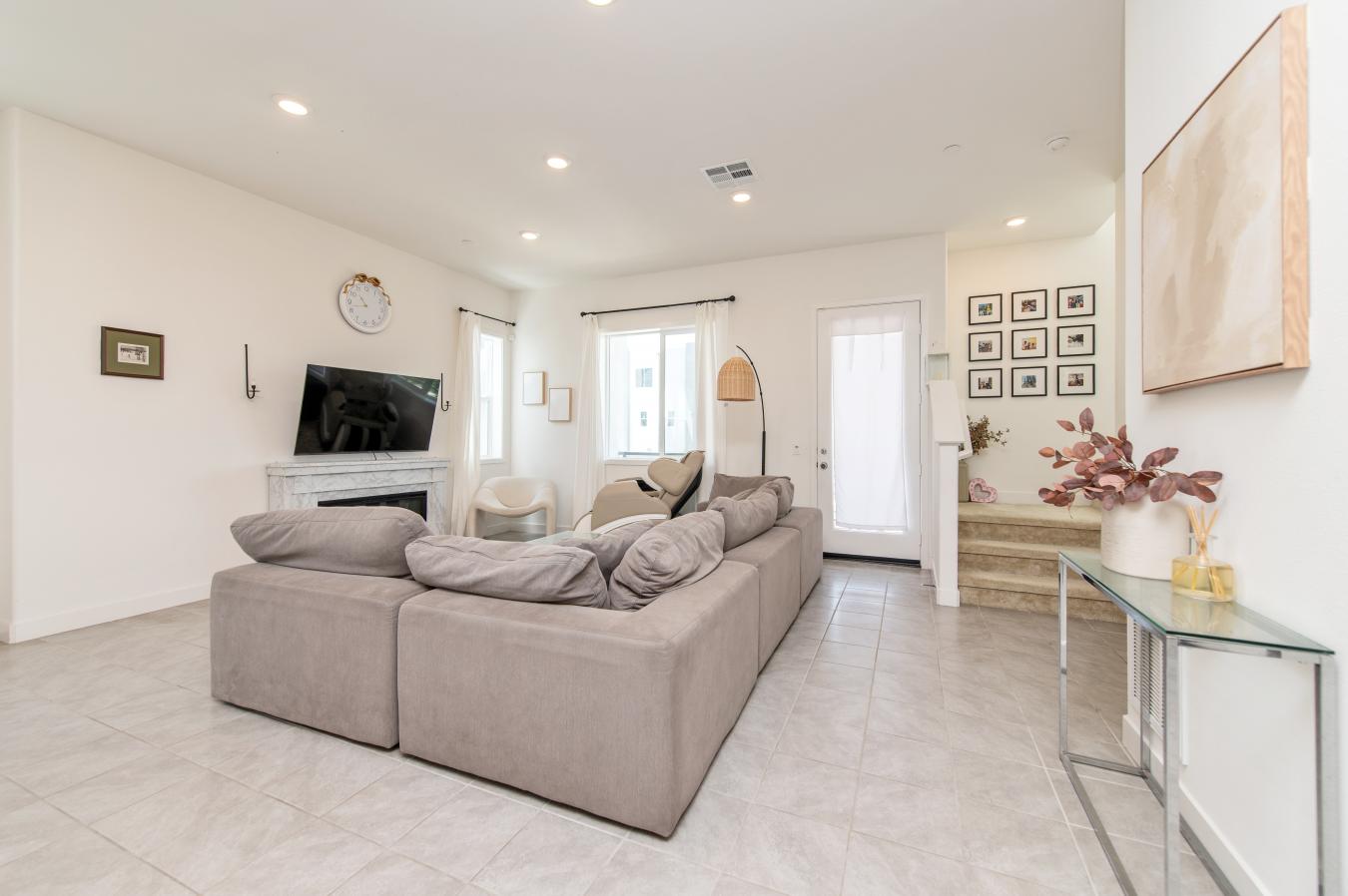 Irvine, Orange, 92618, United States, 4 Bedrooms Bedrooms, ,3 BathroomsBathrooms,Residential,For Sale,1892366