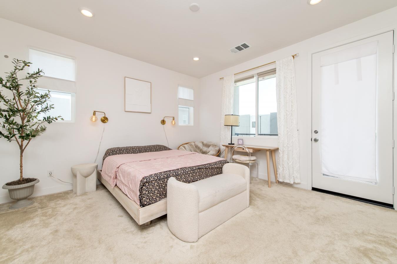 Irvine, Orange, 92618, United States, 4 Bedrooms Bedrooms, ,3 BathroomsBathrooms,Residential,For Sale,1892366