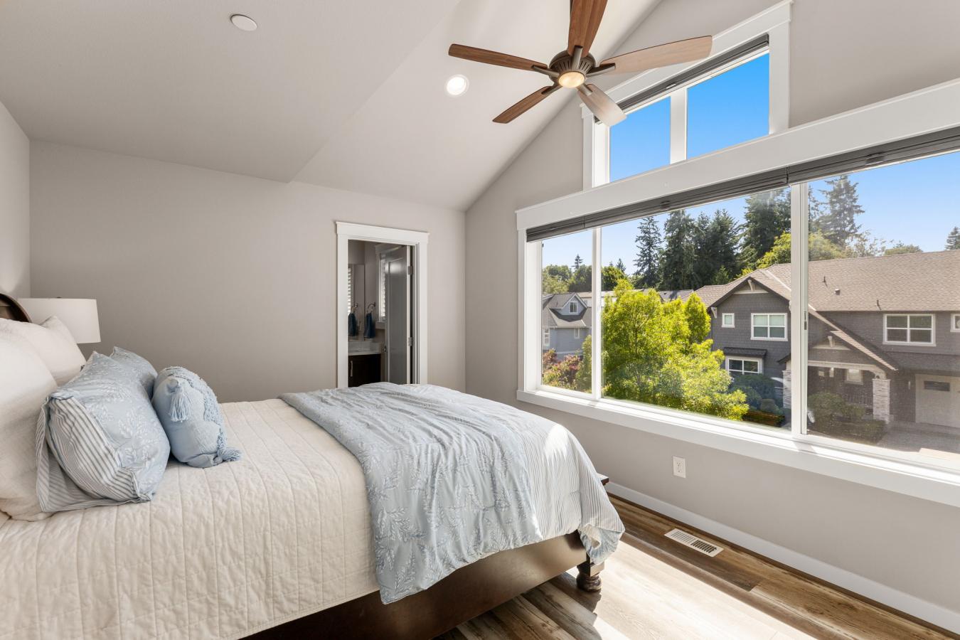 Redmond, King, 98052, United States, 5 Bedrooms Bedrooms, ,3 BathroomsBathrooms,Residential,For Sale,1892353