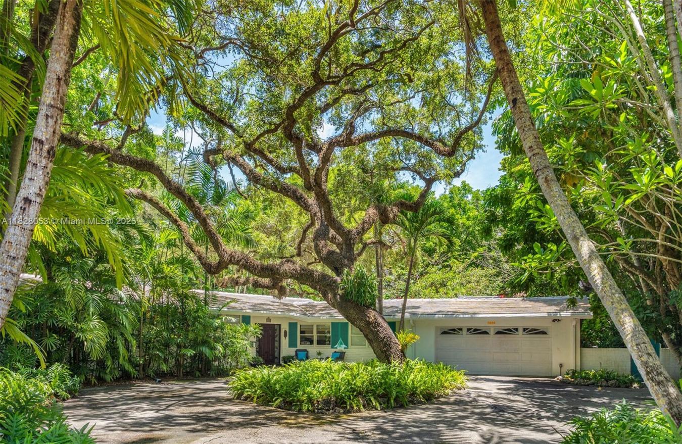 Miami, Florida, 33133, United States, 4 Bedrooms Bedrooms, ,5 BathroomsBathrooms,Residential,For Sale,1888359