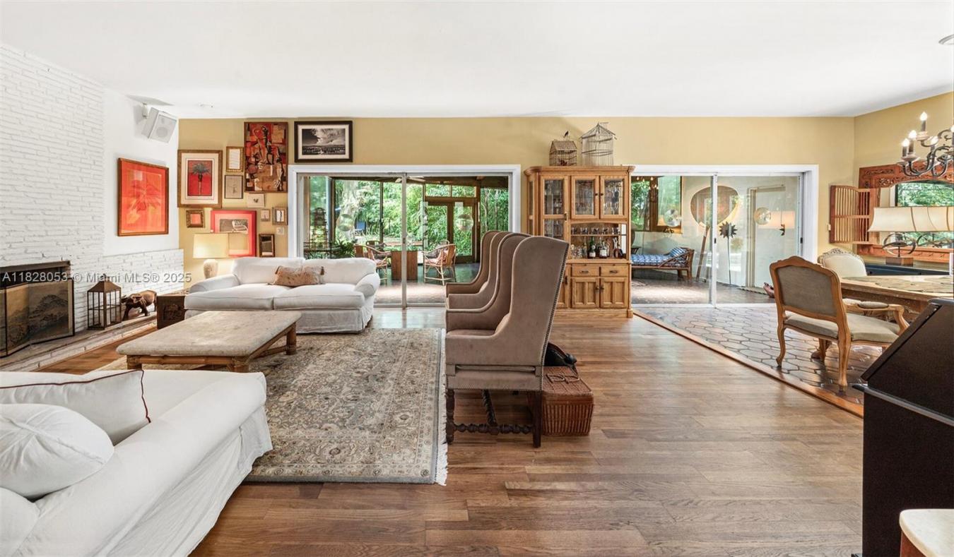 Miami, Florida, 33133, United States, 4 Bedrooms Bedrooms, ,5 BathroomsBathrooms,Residential,For Sale,1888359