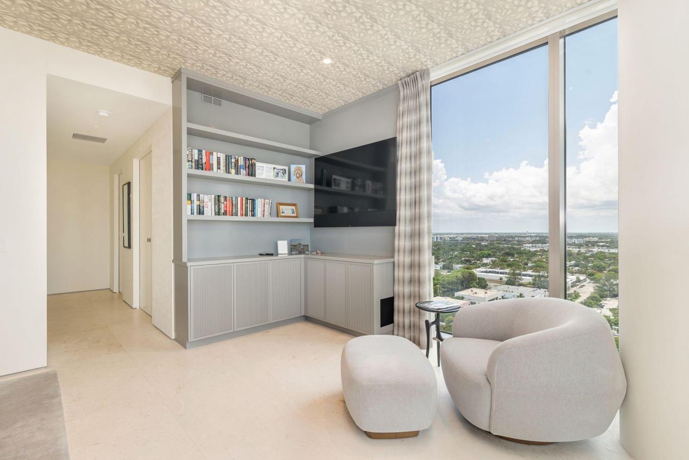 West Palm Beach, Florida, 33401, United States, 3 Bedrooms Bedrooms, ,3 BathroomsBathrooms,Residential,For Sale,1888355