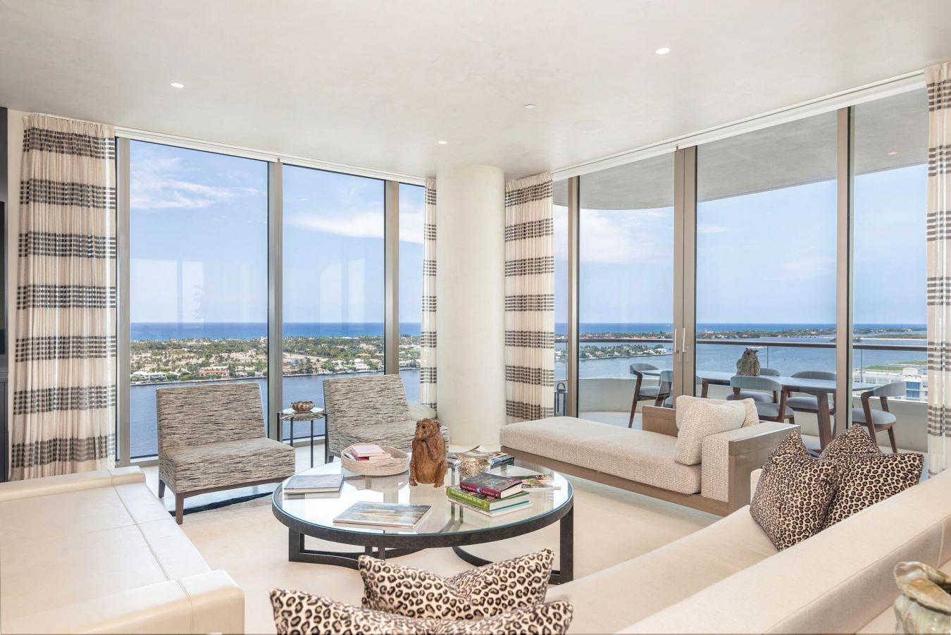 West Palm Beach, Florida, 33401, United States, 3 Bedrooms Bedrooms, ,3 BathroomsBathrooms,Residential,For Sale,1888355