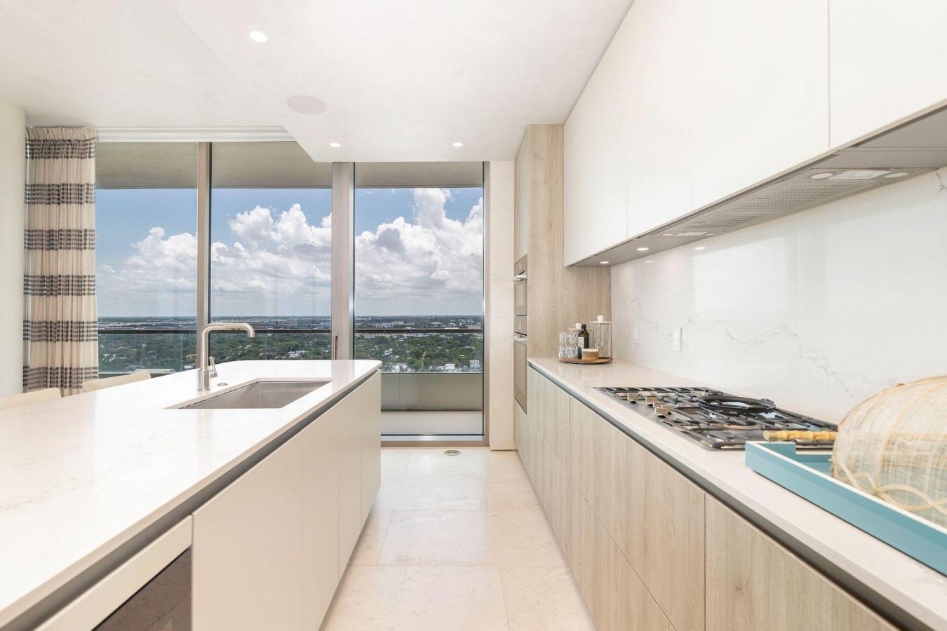 West Palm Beach, Florida, 33401, United States, 3 Bedrooms Bedrooms, ,3 BathroomsBathrooms,Residential,For Sale,1888355