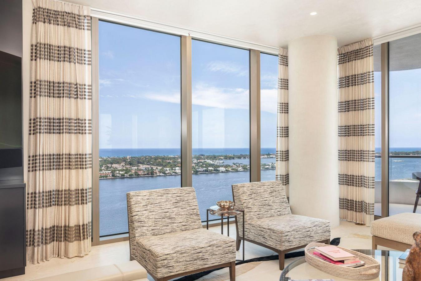 West Palm Beach, Florida, 33401, United States, 3 Bedrooms Bedrooms, ,3 BathroomsBathrooms,Residential,For Sale,1888355