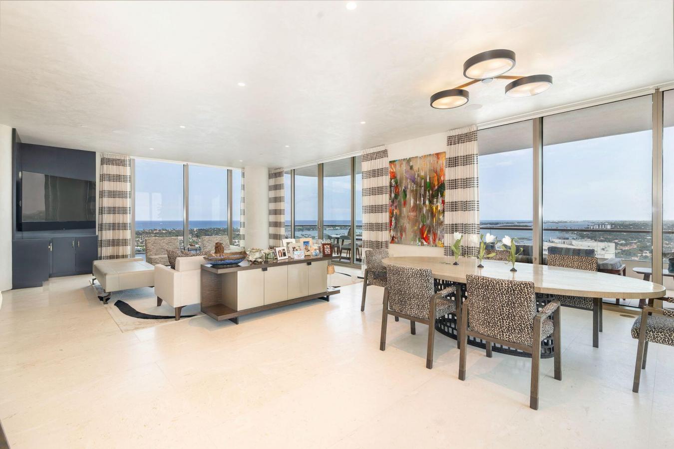 West Palm Beach, Florida, 33401, United States, 3 Bedrooms Bedrooms, ,3 BathroomsBathrooms,Residential,For Sale,1888355