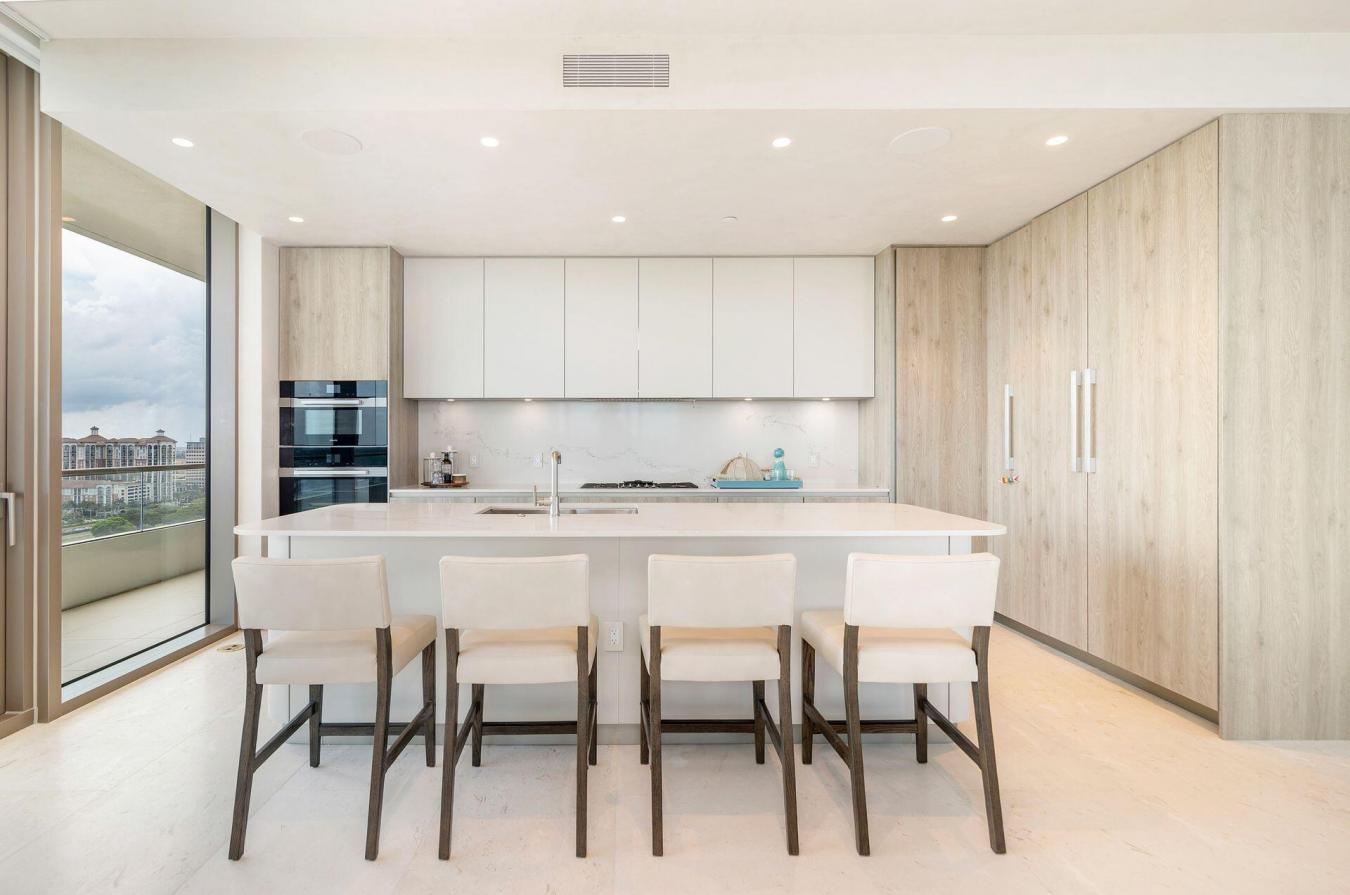 West Palm Beach, Florida, 33401, United States, 3 Bedrooms Bedrooms, ,3 BathroomsBathrooms,Residential,For Sale,1888355