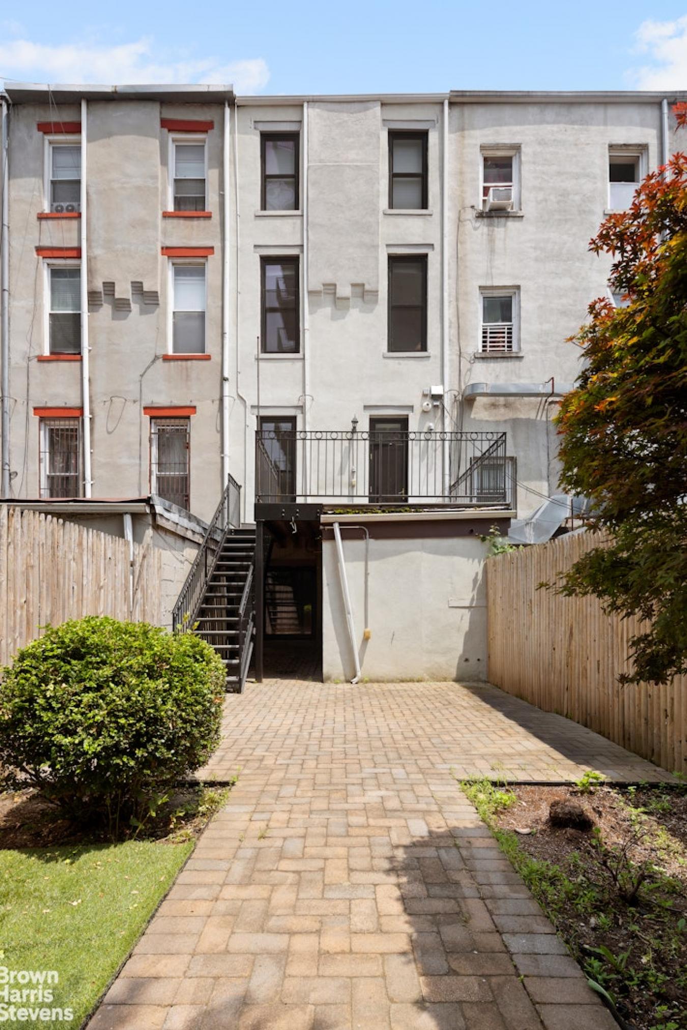 Bedford-Stuyvesant, New York, 11216, United States, 5 Bedrooms Bedrooms, ,5 BathroomsBathrooms,Residential,For Sale,1944221