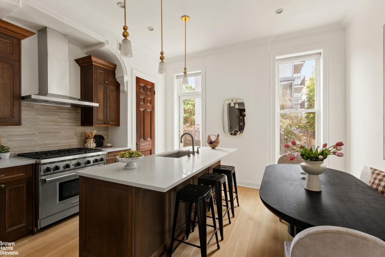 Bedford-Stuyvesant, New York, 11216, United States, 5 Bedrooms Bedrooms, ,5 BathroomsBathrooms,Residential,For Sale,1944221