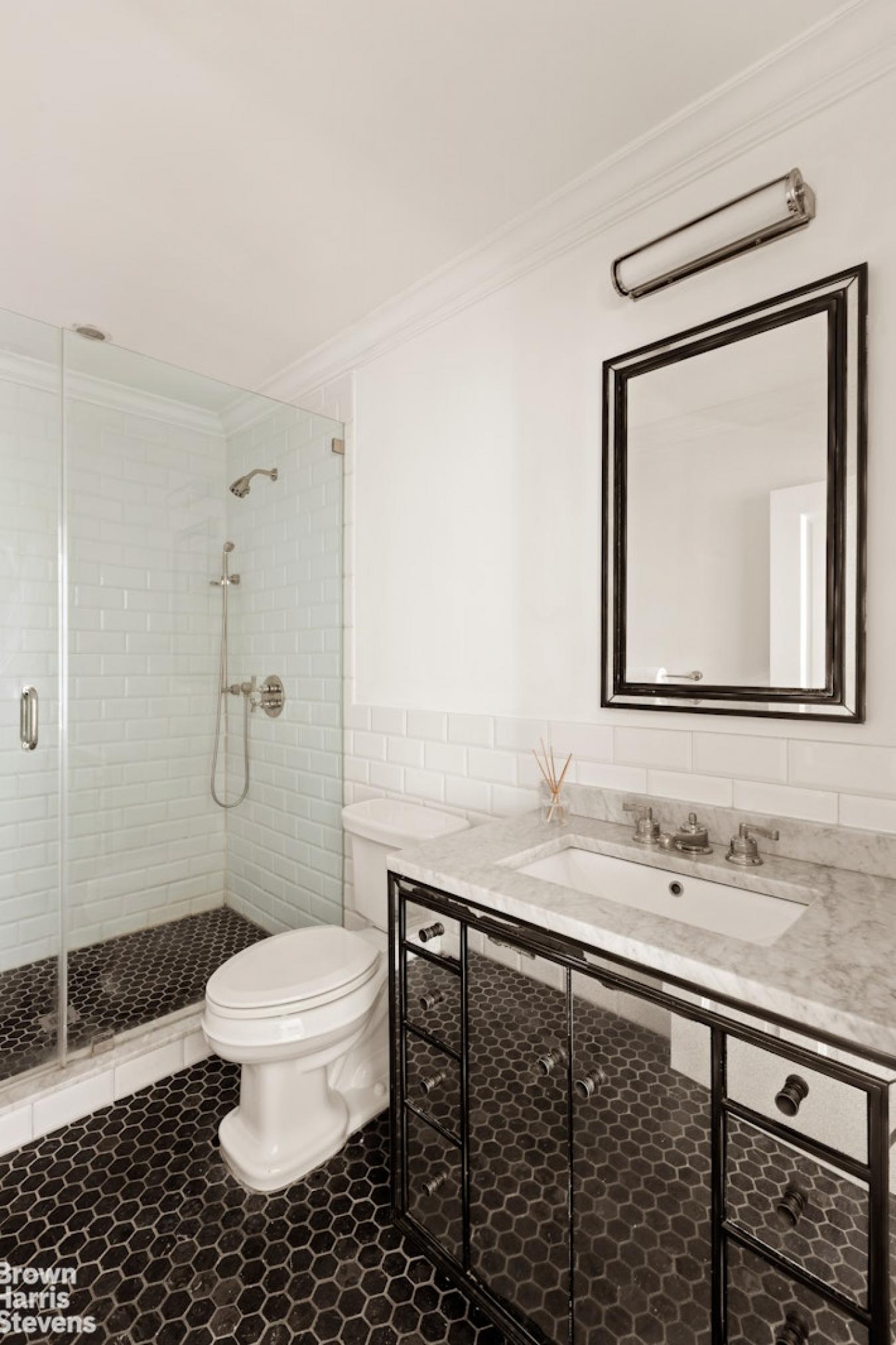 Bedford-Stuyvesant, New York, 11216, United States, 5 Bedrooms Bedrooms, ,5 BathroomsBathrooms,Residential,For Sale,1944221