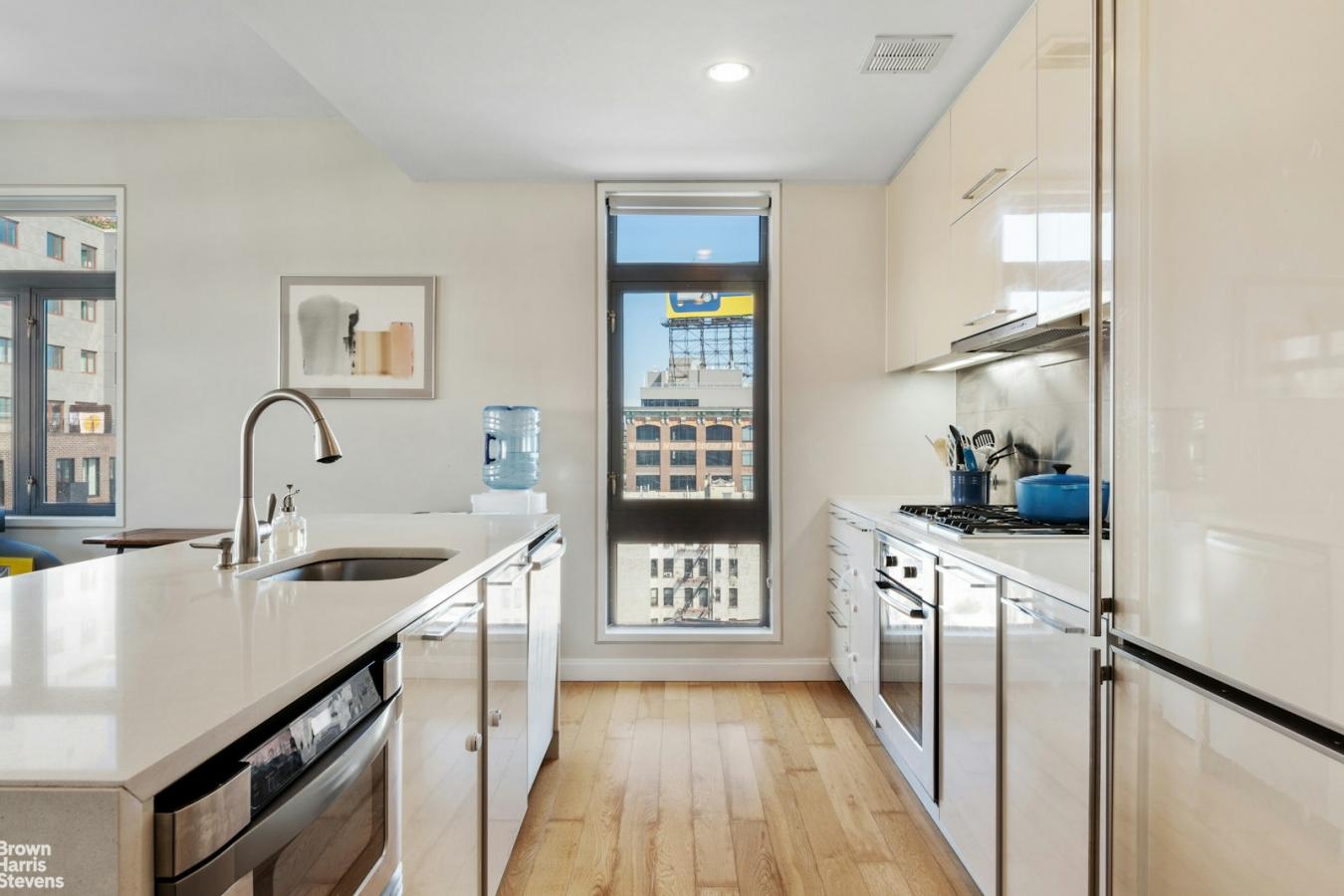 Long Island City, New York, 11101, United States, 2 Bedrooms Bedrooms, ,2 BathroomsBathrooms,Residential,For Sale,1888336
