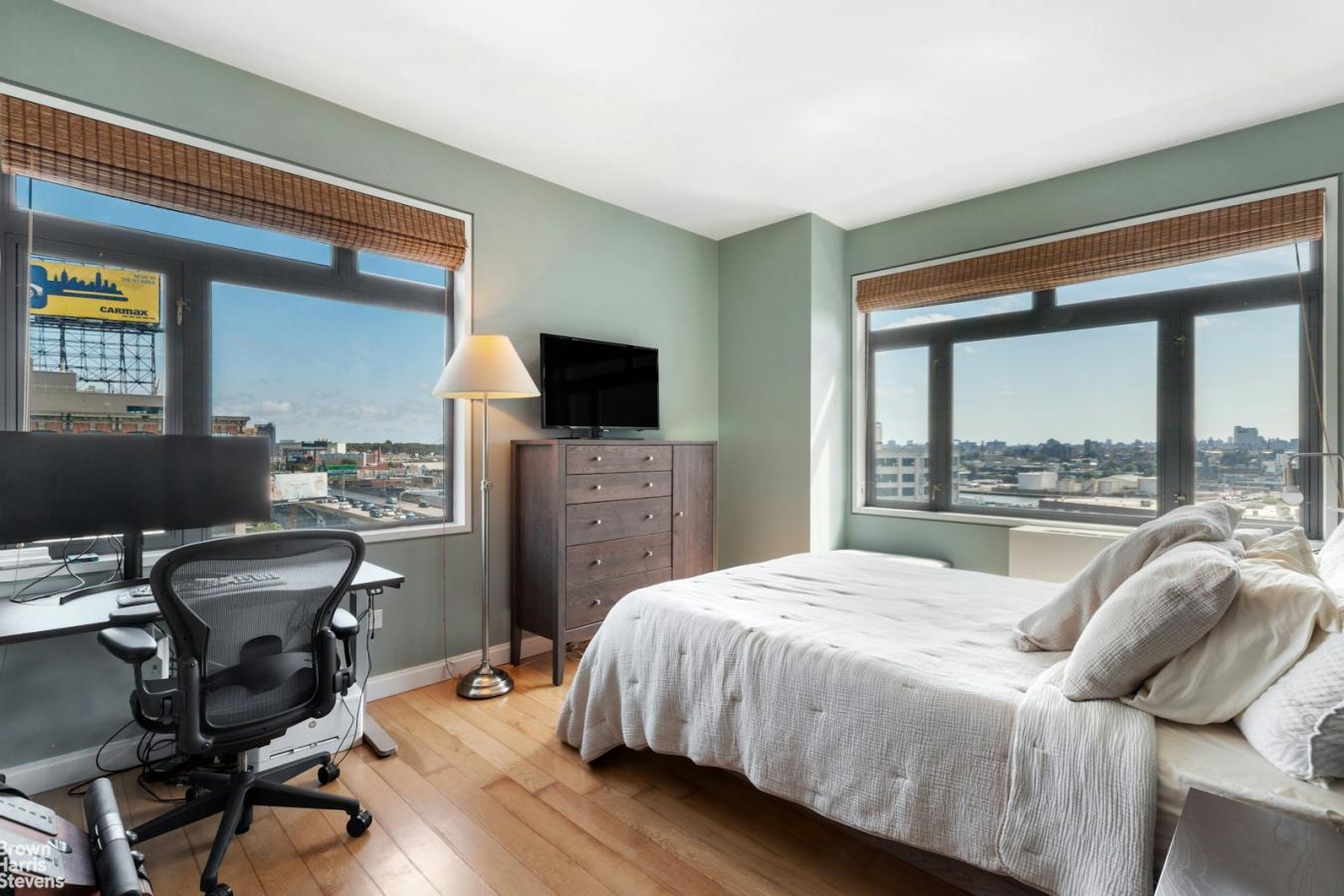 Long Island City, New York, 11101, United States, 2 Bedrooms Bedrooms, ,2 BathroomsBathrooms,Residential,For Sale,1888336