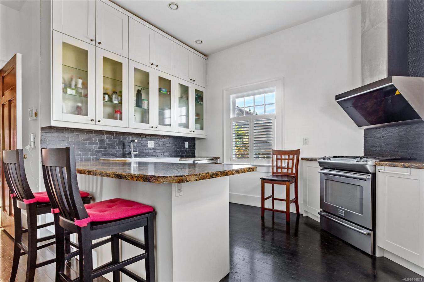 Saanich, BC, V8N 3S3, Canada, 7 Bedrooms Bedrooms, ,Residential,For Sale,1892344