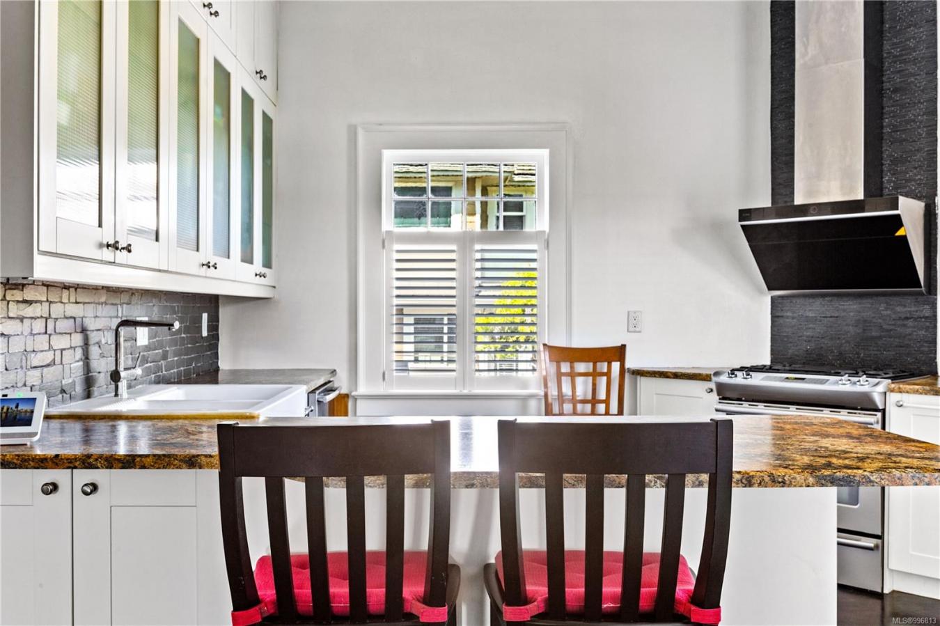 Saanich, BC, V8N 3S3, Canada, 7 Bedrooms Bedrooms, ,Residential,For Sale,1892344